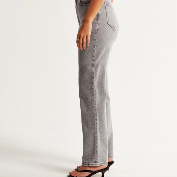 Curve Love Ultra High Rise 90s Straight Jean, Light with Criss-Cross Waistband - Picture 7 of 7